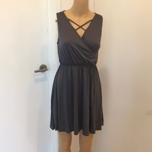 🎁 3/25 Francesca’s Collection, Faux wrap mini